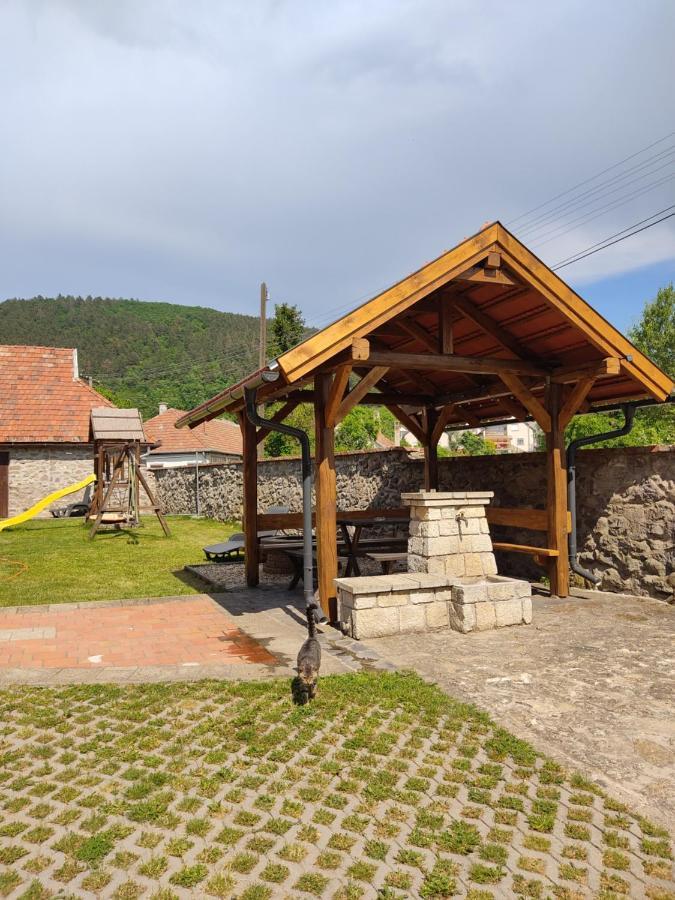 Отель Boldogkohaz Больдогкёваралья Экстерьер фото